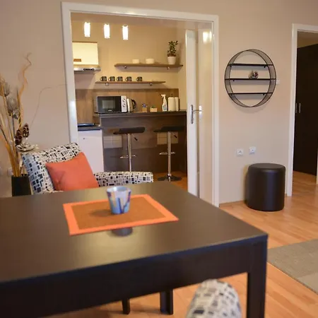 Tomic * Κλάντοβο