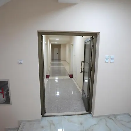 Tomic * 克拉多沃